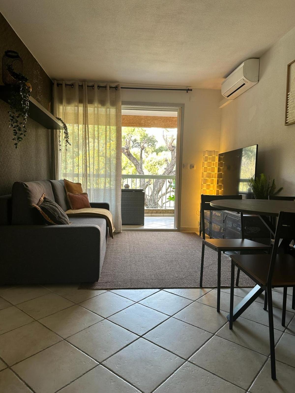 Appartement Residence Santa Barbara Avec Piscine Et A 750M De La Plage Кавалере-сюр-Мер Екстериор снимка