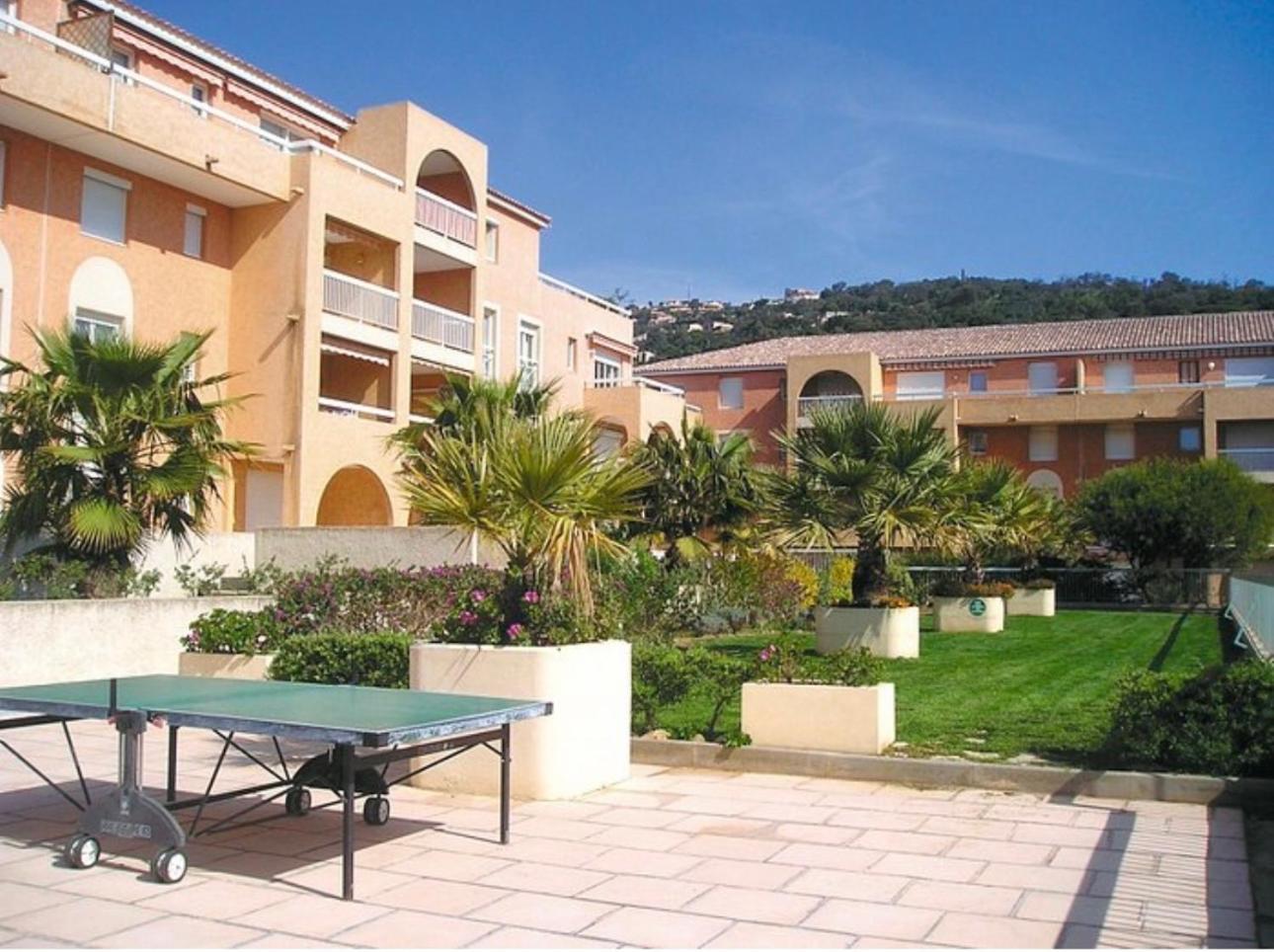 Appartement Residence Santa Barbara Avec Piscine Et A 750M De La Plage Кавалере-сюр-Мер Екстериор снимка