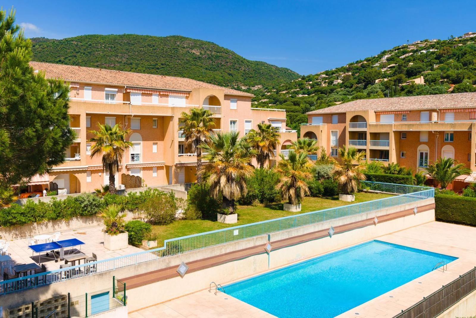 Appartement Residence Santa Barbara Avec Piscine Et A 750M De La Plage Кавалере-сюр-Мер Екстериор снимка